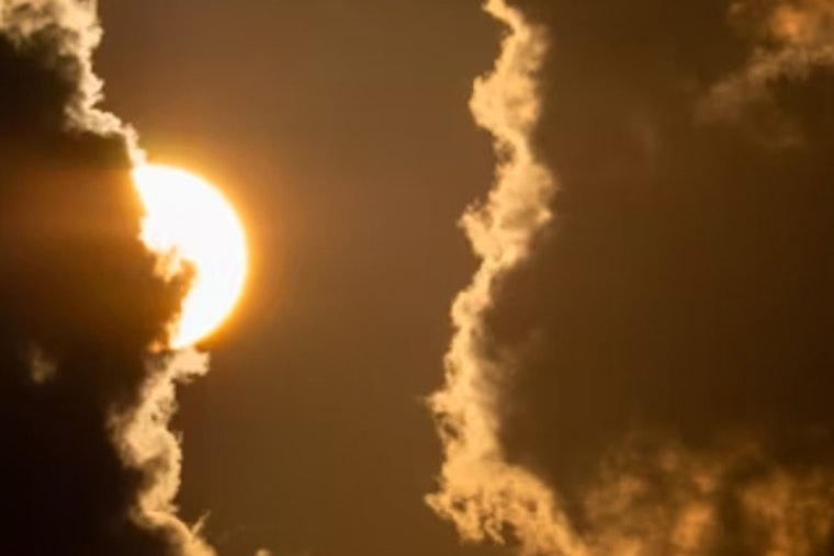 Jacksonville Braces for Temperamental Weather, High Heat, and Rip Current Risks