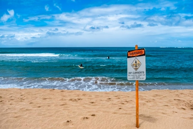 Jacksonville Braces for Wet Labor Day Weekend as High Rip Current Risk is Issued