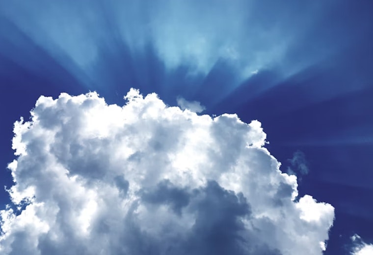 Knoxville Forecast: Foggy Start Clears for Sunny Weekend Ahead of Possible Labor Day Showers
