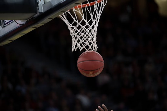 Las Vegas Aces Secure Playoff Spot with Eleventh Straight Win, Defeating Chicago Sky 79-74
