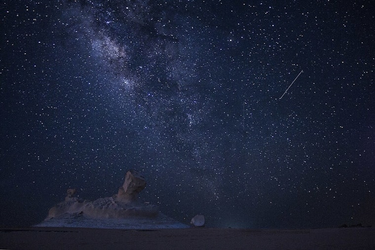 Las Vegas Stargazers Face Moonlight Challenge During Peak Perseid Meteor Shower