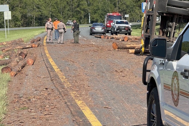 Log Truck Spill on I-10 in Baker County Clears After Morning Traffic Chaos