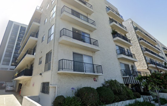 Los Angeles Firefighters Quickly Subdue Pico-Robertson Apartment Fire; Elderly Woman Hospitalized