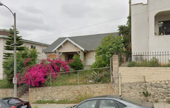 Los Angeles Firefighters Swiftly Extinguish Abandoned Boyle Heights Home Blaze, No Injuries Reported