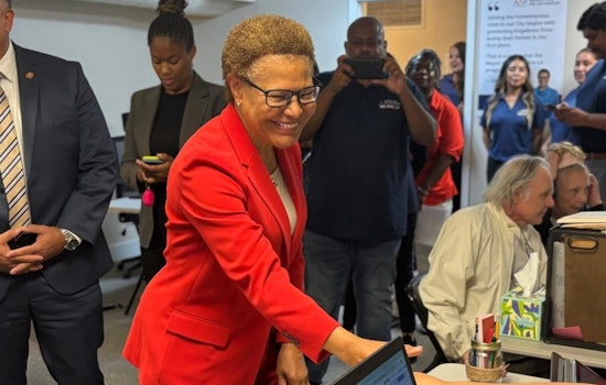 Los Angeles Sees Homelessness Decline as Mayor Karen Bass' Eviction Prevention Program Reaches Over 1,000 Residents