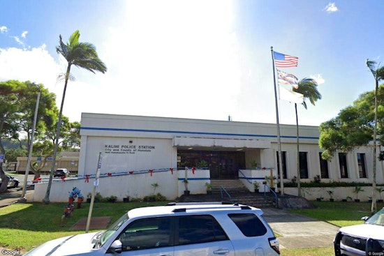 Man Stabbed Multiple Times During Car Fight Clings to Life in Kalihi
