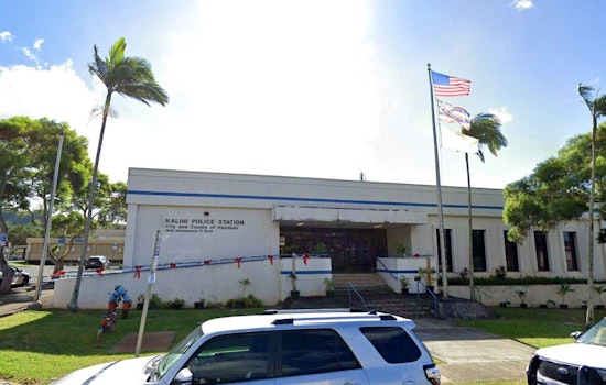 Man Stabbed Multiple Times During Car Fight Clings to Life in Kalihi