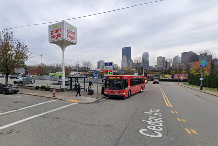 Man Stabbed Near Giant Eagle on Pittsburgh's North Side, Suspect Detained