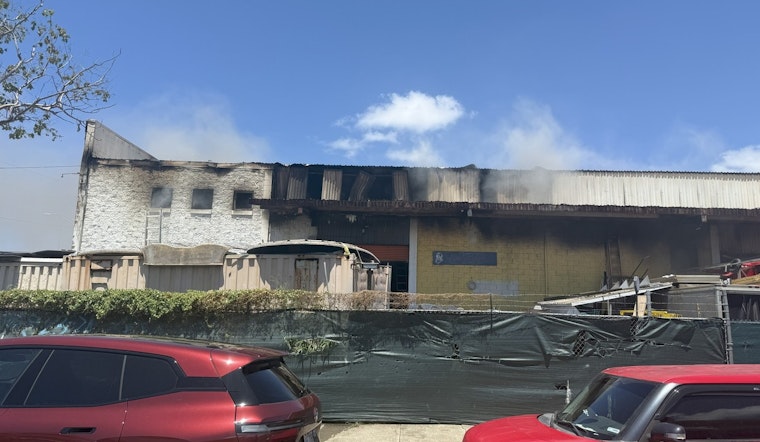 Mapunapuna Warehouse Fire Takes Seven Hours to Extinguish