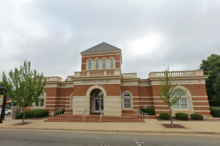 Mecklenburg County to Vote on Sales Tax Hike for Transport Projects, Huntersville Set to Gain from Revenue
