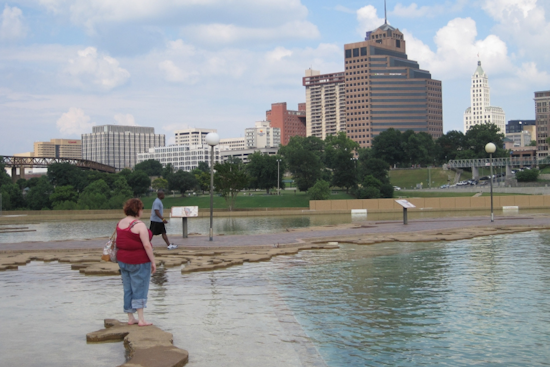 Memphis Residents to Enjoy Sunny Skies and Temperate Weather, with Slight Chance of Midweek Showers