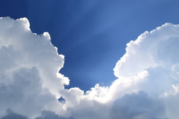 Minneapolis Welcomes a Week of Sunshine with Labor Day Clear Skies and Brief Midweek Showers