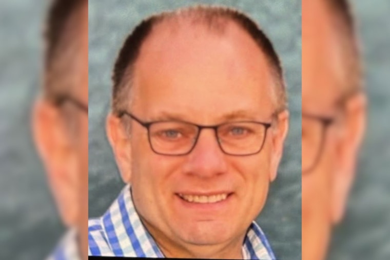 Mountain View Police Seek Public Help to Locate Missing 65-Year-Old Man Last Seen on Oak Street