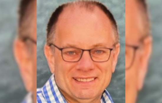Mountain View Police Seek Public Help to Locate Missing 65-Year-Old Man Last Seen on Oak Street