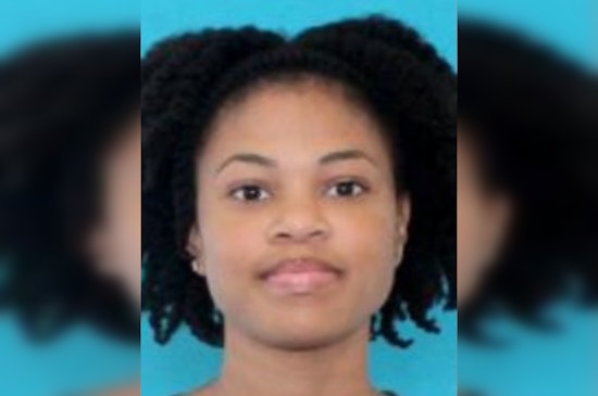 New Orleans Police Seek Public Assistance in Locating Suspect Accused of Financial Deception and Altering Checks