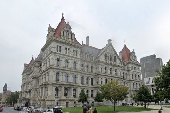 New York Governor Hochul Meets with Texas Democrats in Albany Amid Redistricting Standoff