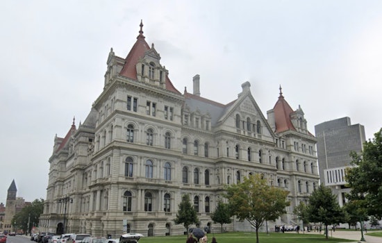 New York Governor Hochul Meets with Texas Democrats in Albany Amid Redistricting Standoff