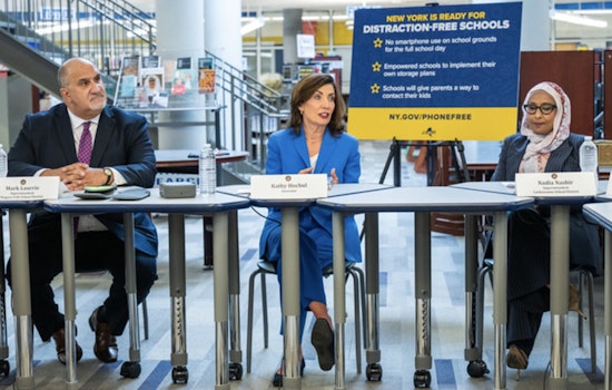 New York Implements "Bell-to-Bell" Smartphone Restrictions in Schools for Focused Learning, Backed by Governor Hochul