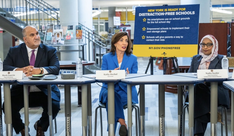 New York Implements "Bell-to-Bell" Smartphone Restrictions in Schools for Focused Learning, Backed by Governor Hochul