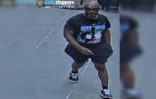 NYPD Hunts Suspect in Daylight Bank Heist in Manhattan's Financial District