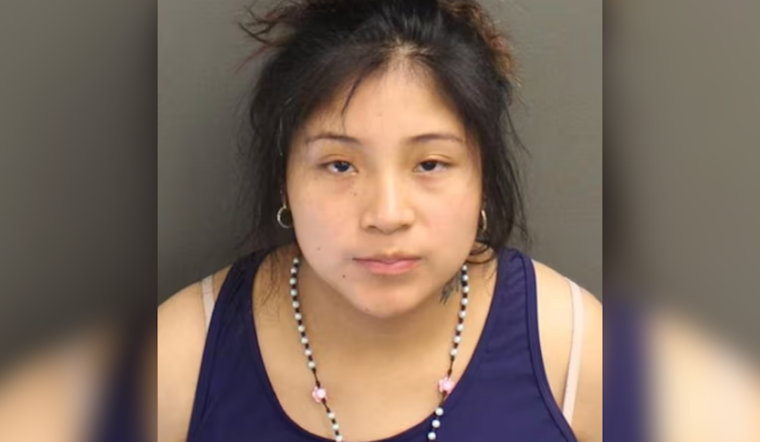 Orlando Woman Charged with Child Neglect After Newborn Found Abandoned in Driveway