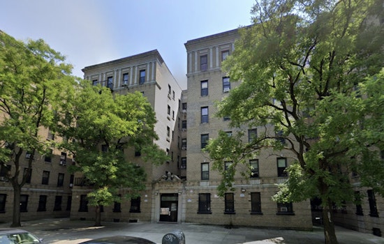 Over 100 Firefighters Battle Early Morning Blaze in Bronx Apartment, Two Firefighters Injured