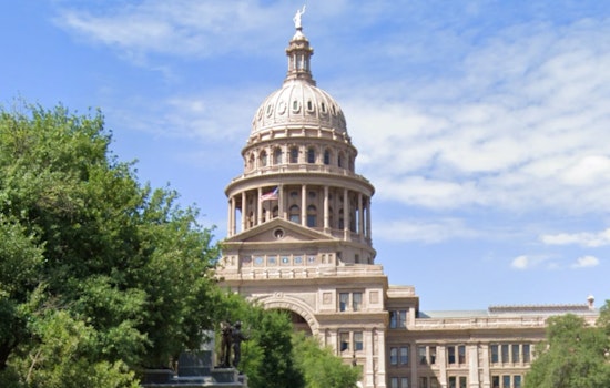 Over 50 Texas Democrats Flee State to Block GOP Redistricting Plan, Face Arrest Warrants and Fines