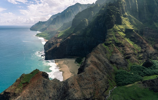 Trade Winds Return as Henriette Tracks North of Hawaii