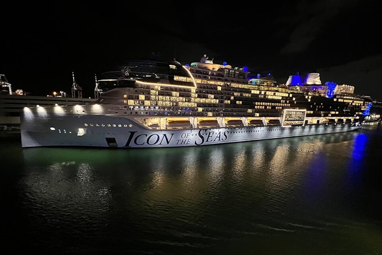 Passenger Injured as Waterslide Glass Breaks on Royal Caribbean’s Icon of the Seas Cruise Ship