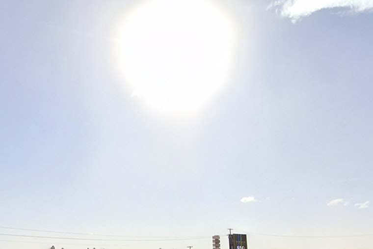 Phoenix Braces for Sizzling Triple-Digit Temperatures, Labor Day Sees Sweltering 108 Degrees