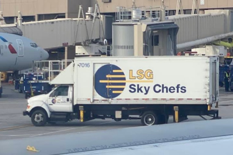 Phoenix Sky Harbor Catering Vendor Accused of Violating City Heat Ordinance Amid Worker Safety Concerns
