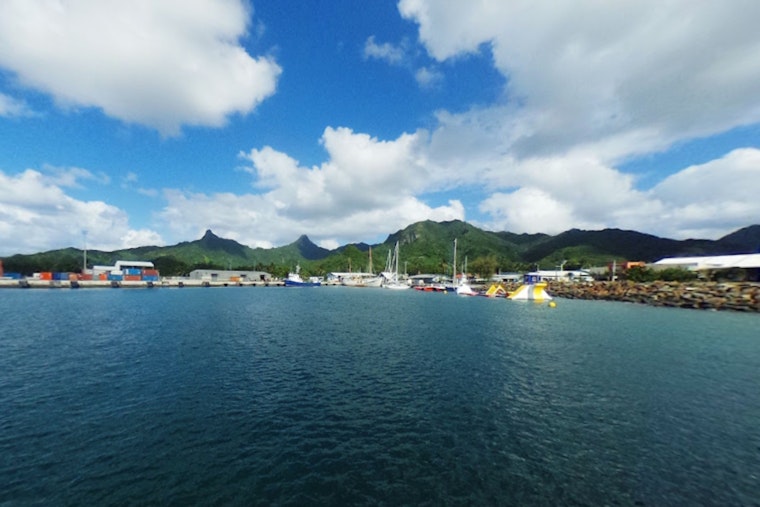 Polynesian Canoes Hōkūleʻa and Hikianalia Make Momentous Return to Rarotonga for First Time Since 1992