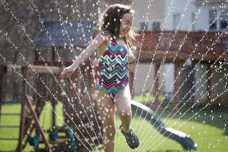 “Rio Manhattan” Draws Attention as Washington Heights’ Unofficial Water Park Goes Viral