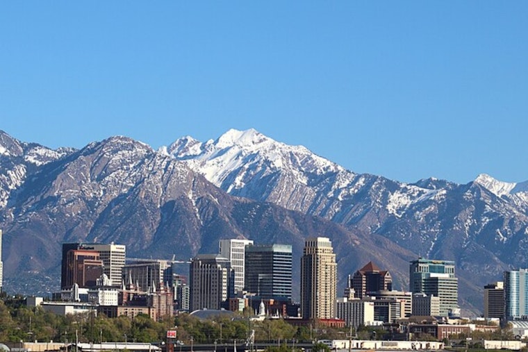 Salt Lake City Sizzles Under Summer Sun with Patchy Smoke Advisory in Effect