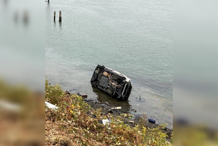 Search Underway After Vehicle Plunges Into Columbia River in Portland as Driver Remains Missing
