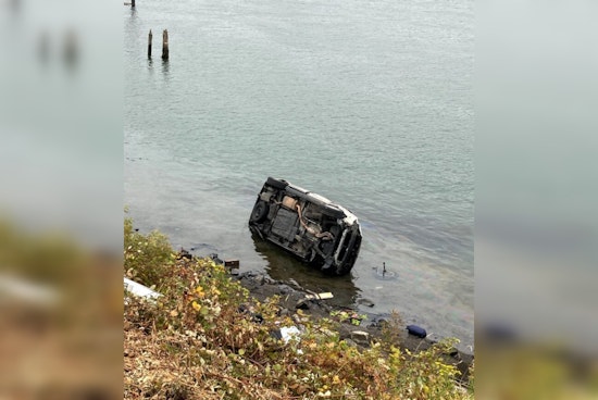 Search Underway After Vehicle Plunges Into Columbia River in Portland as Driver Remains Missing