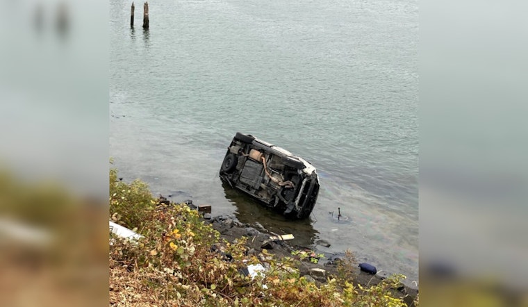 Search Underway After Vehicle Plunges Into Columbia River in Portland as Driver Remains Missing