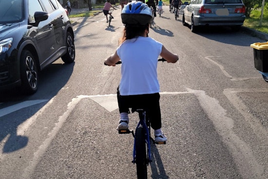 Seattle Encourages Eco-Friendly Back-to-School Practices: Sustainable Eating, Transportation, and Recycling at the Forefront