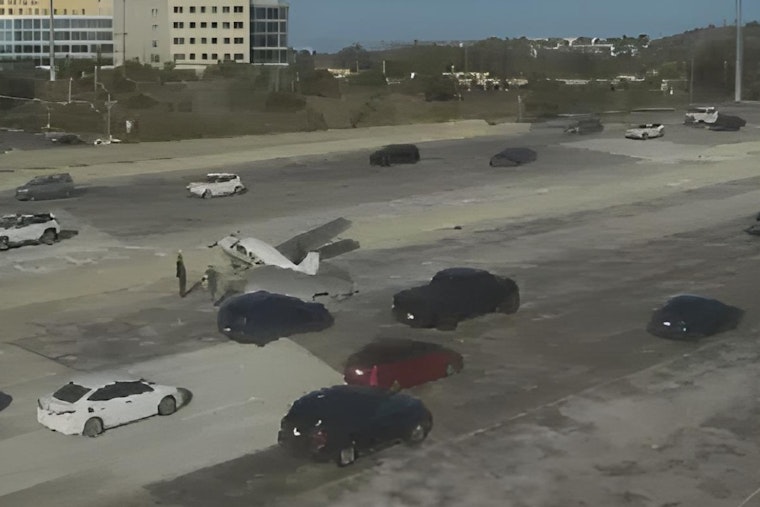 Small Plane Makes Safe Emergency Landing on I-805 in Sorrento Valley, No Injuries Reported