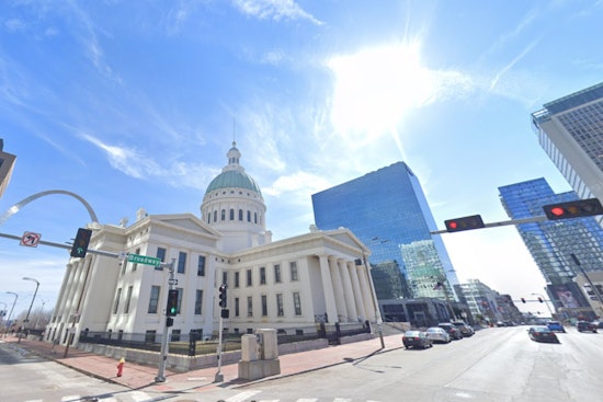 St. Louis Enjoys Sunny Skies and Warm Temperatures as NWS Issues Brief Thunderstorm Alert for Missouri and Illinois