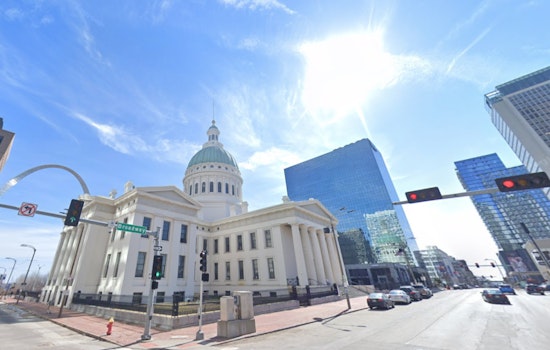St. Louis Enjoys Sunny Skies and Warm Temperatures as NWS Issues Brief Thunderstorm Alert for Missouri and Illinois