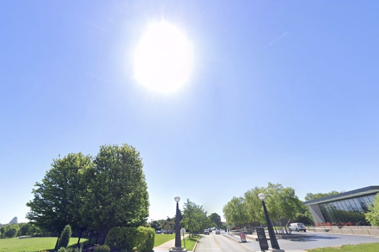 St. Louis Forecast Sunny Skies and Warm Temperatures with Slight Chance of Rain Later in the Week