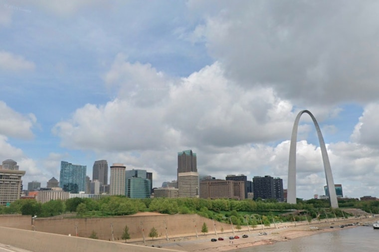 St. Louis Welcomes Mild Week Ahead with Occasional Shower Chances, NWS Reports