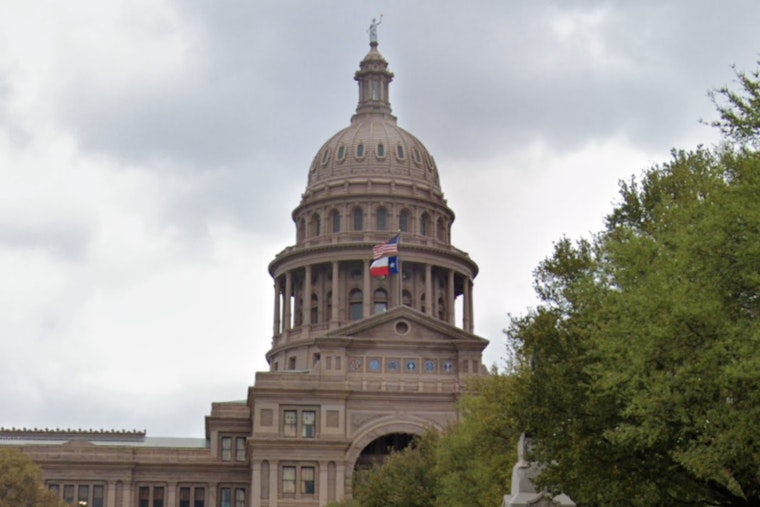 Texas Democrats in Illinois Evacuated Due to Bomb Threat Amid Redistricting Standoff