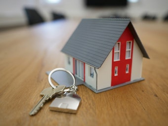 Las Vegas Mortgage Defaults Surge While Rental Market Cools