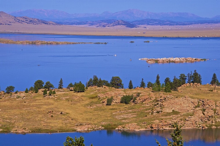 Tragic Loss at Eleven Mile State Park: One Paddleboarder Dead After Sudden Storm in Colorado