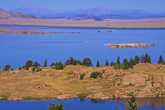 Tragic Loss at Eleven Mile State Park: One Paddleboarder Dead After Sudden Storm in Colorado