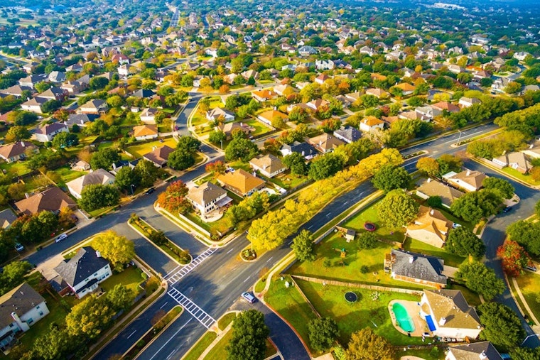 U.S. House Prices Show Modest Annual Rise Amid Signs of Market Cooling, Says FHFA Report