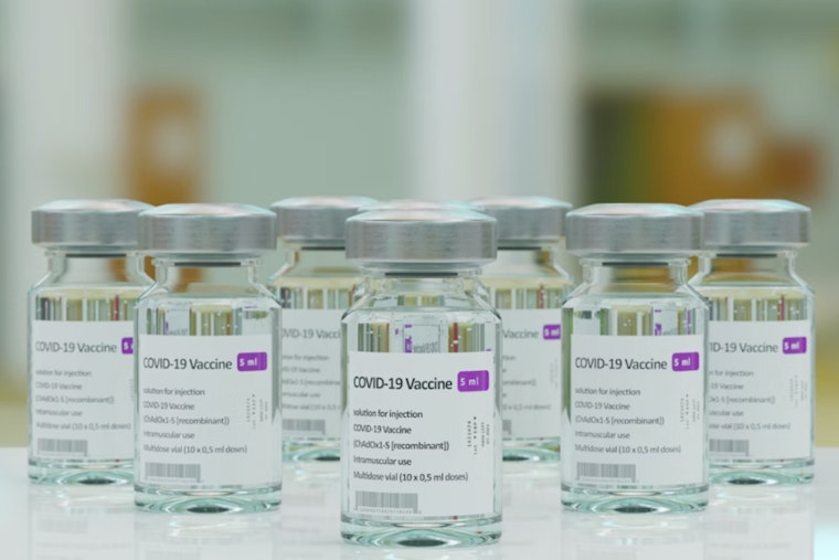 Arizona Governor Katie Hobbs Expands COVID-19 Vaccine Access, Defying Federal Age and Health Restrictions