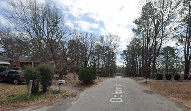 Atlanta Police Investigate Stabbing on Dolphin Drive SW as Victim Hospitalized and Assailant Remains at Large